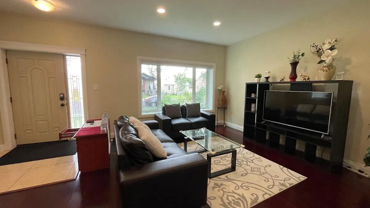 Spacious 6 Beds 3 Baths Home In Central Wifi Parking Ac Edmonton
