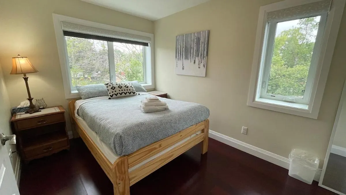 Apartmán Spacious 6 Beds 3 Baths Home In Central Wifi Parking Ac Edmonton