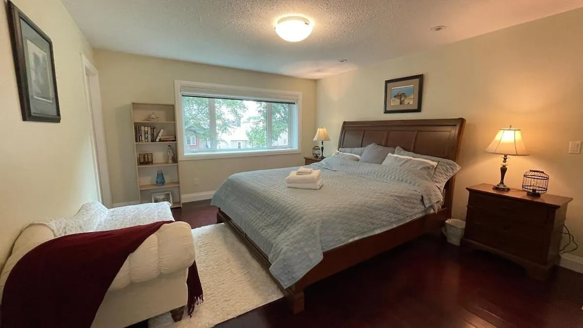 Spacious 6 Beds 3 Baths Home In Central Wifi Parking Ac Edmonton