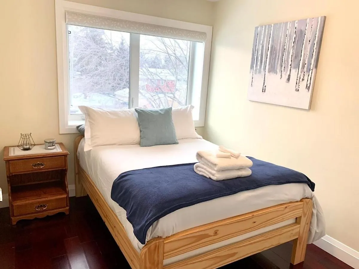 Spacious 6 Beds 3 Baths Home In Central Wifi Parking Ac Edmonton 0*,  Kanada
