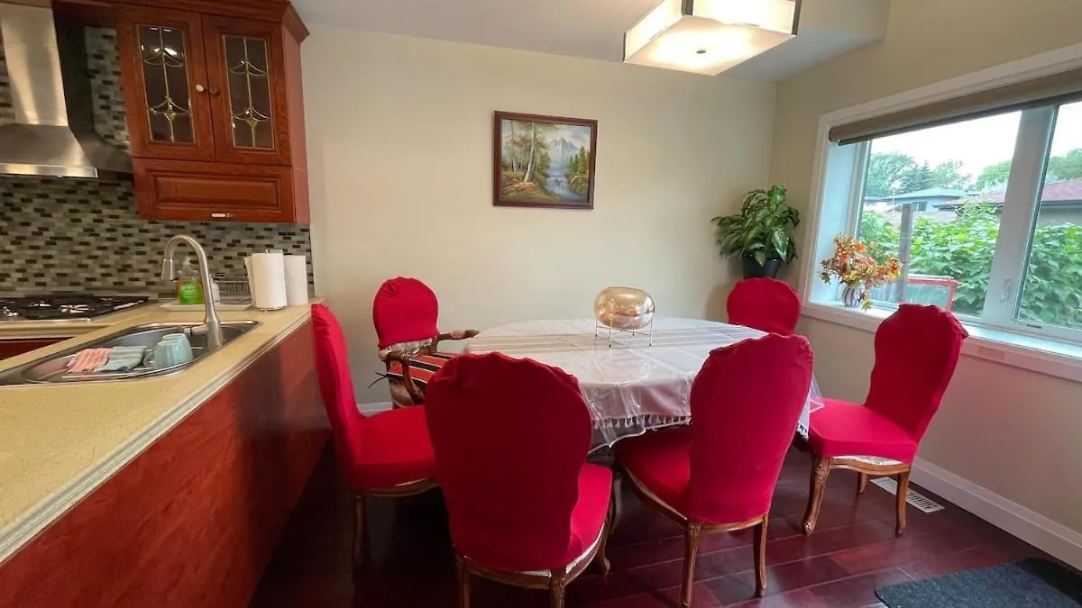Spacious 6 Beds 3 Baths Home In Central Wifi Parking Ac Edmonton 0*,  Kanada