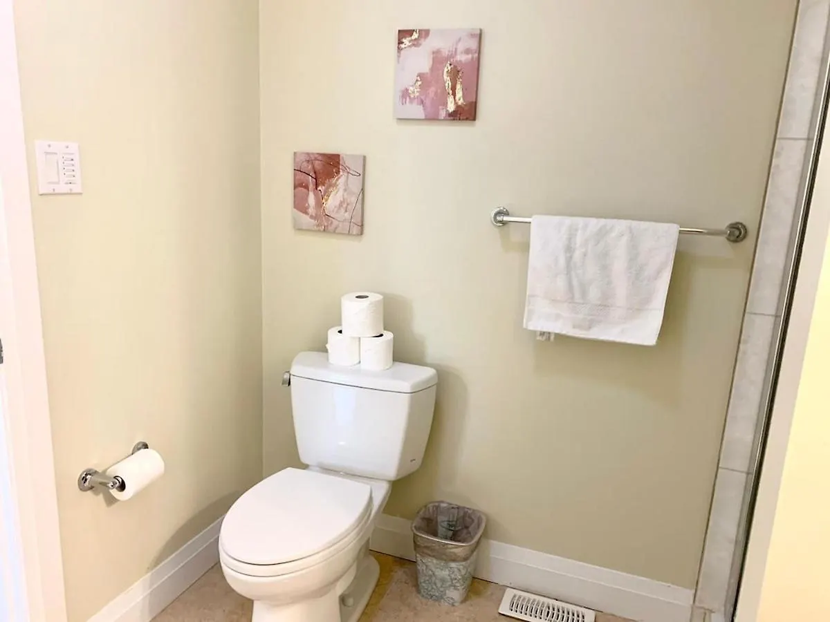 Spacious 6 Beds 3 Baths Home In Central Wifi Parking Ac Edmonton