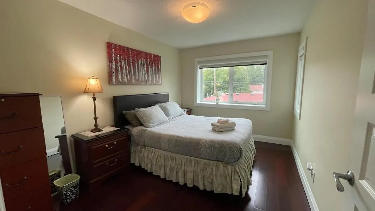 Apartmán Spacious 6 Beds 3 Baths Home In Central Wifi Parking Ac Edmonton