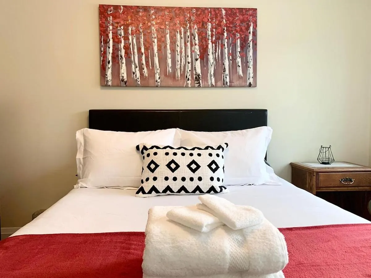 Apartmán Spacious 6 Beds 3 Baths Home In Central Wifi Parking Ac Edmonton
